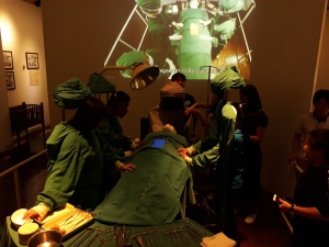 ไฮไลท์ของวันนี้ คือ ได้ลองใส่ชุดเป็นทีมแพทย์ผ่าตัด ได้ความรู้ว่าในห้องผ่าตัดมีใครทำหน้าที่อะไรบ้าง และใช้อุปกรณ์อะไรบ้าง